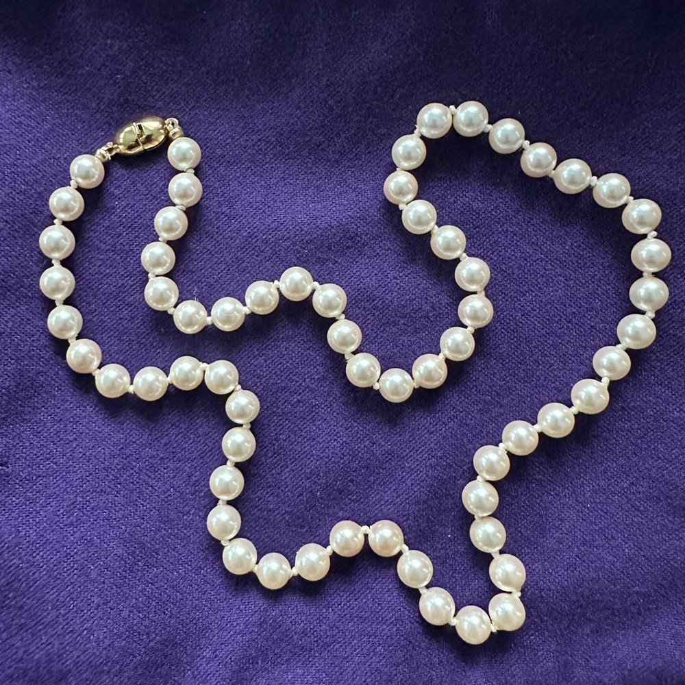 VTG Monet 18” Pearl Necklace Classic Cream Pearls Hand Knotted